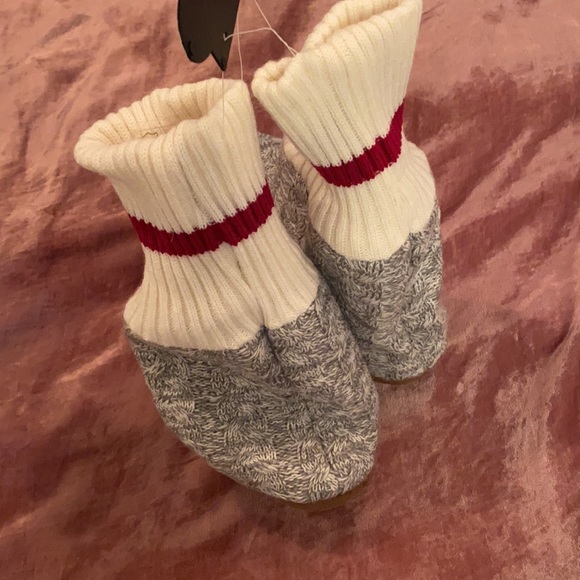 slippers - Picture 2 of 3